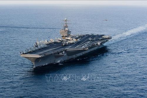Tàu sân bay Mỹ gây sốc khi cập cảng trong tình trạng hoen gỉ nghiêm trọng