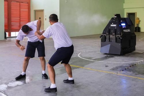 Singapore triển khai thí điểm robot ngăn chặn ẩu đả trong nhà tù