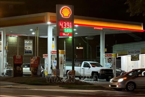 Giá dầu diesel tại Mỹ chạm đỉnh lịch sử do xung đột toàn cầu