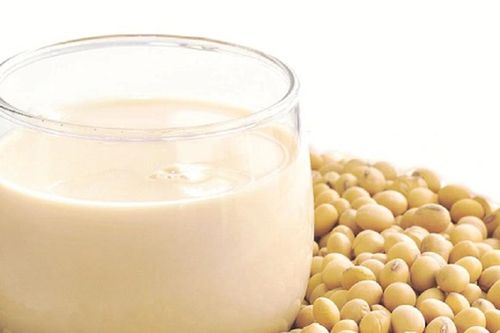 Uống 2,5 lít sữa đậu nành mỗi ngày, người đàn ông 30 tuổi 'ngã ngửa' khi đi khám