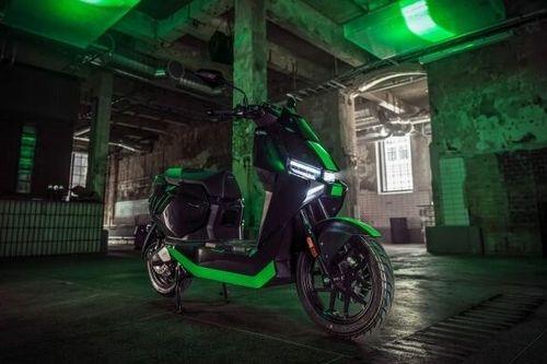 NIU FQiX × Razer: Xe điện đậm chất gaming, đi 110 km mỗi lần sạc