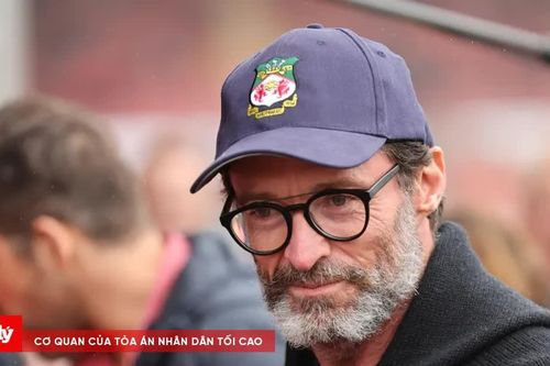 Ngôi sao Hollywood Hugh Jackman đàm phán mua cổ phần Norwich City