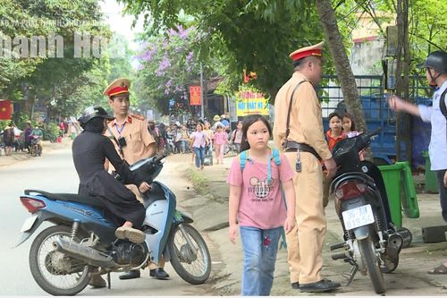 Thiết lập trật tự, kỷ cương ATGT trong năm học mới