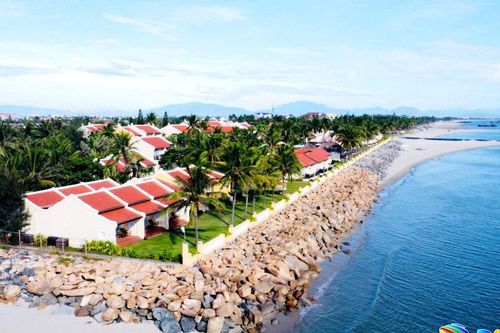 Khẩn trương triển khai các dự án chống sạt lở