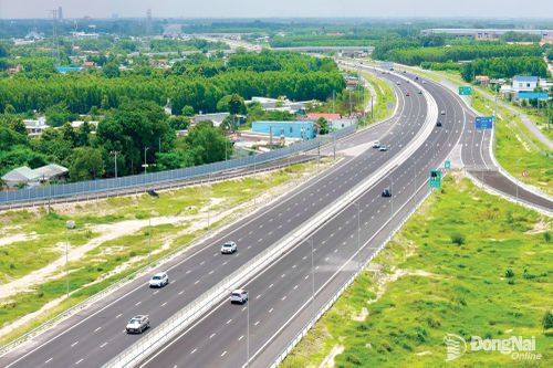 Phát triển hạ tầng giao thông chiến lược