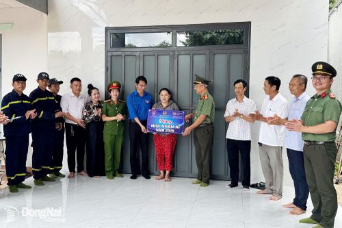 Tổ chức nhiều hoạt động thiện nguyện kết hợp tuyên truyền phổ biến pháp luật, kiến thức kỹ năng về PCCC và CNCH cho người dân