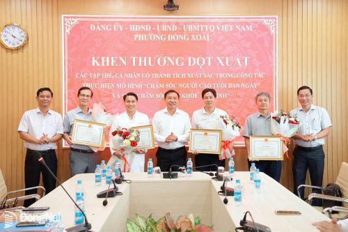 Phường Đồng Xoài khen thưởng đột xuất các cá nhân, tập thể trong chăm sóc sức khỏe nhân dân