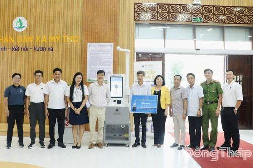 Xã Mỹ Thọ tiếp nhận Trạm khám sức khỏe thông minh Medi-Kiosk