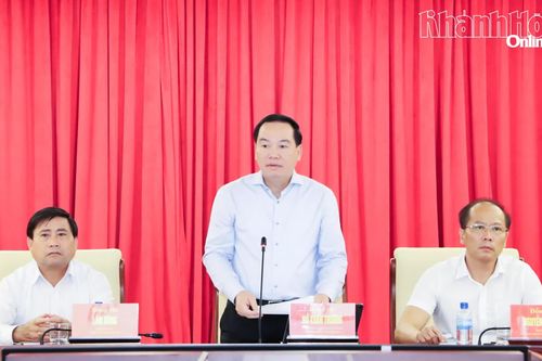 Thường trực Tỉnh ủy Khánh Hòa giao ban công tác tháng 8