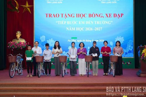 Trao 170 suất học bổng, xe đạp "Tiếp bước em đến trường" năm học 2026 - 2027