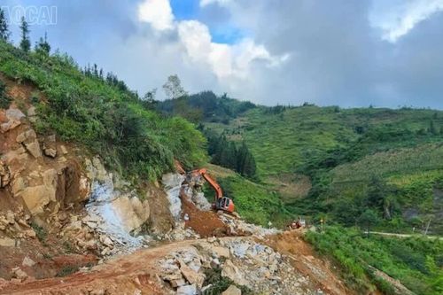 Từ 0 giờ ngày 5/9, Quốc lộ 4E qua Lùng Phình - Bắc Hà được lưu thông bình thường