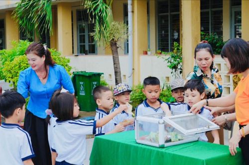Góp yêu thương để nâng bước em đến trường