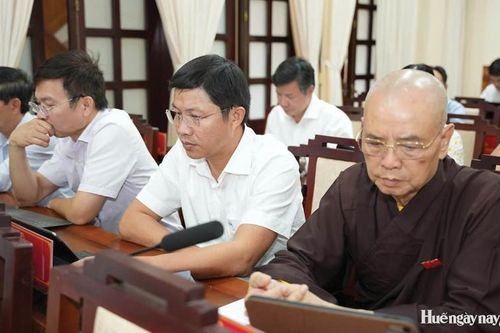 Giáo dục cần đúng người, y tế cần đúng cơ chế