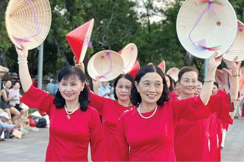 Sống vui, sống khỏe dưới mái nhà chung của người cao tuổi
