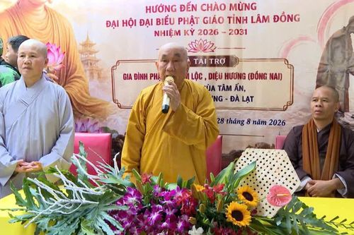 Ban Trị sự Phật giáo tỉnh Lâm Đồng trao 1.200 phần quà tặng học sinh và gia đình khó khăn