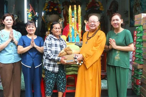 Các tự viện lan tỏa yêu thương trong mùa hiếu hạnh