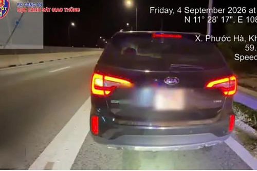 Dừng xe ngủ trên cao tốc Cam Lâm - Vĩnh Hảo, tài xế bị phạt 24 triệu đồng