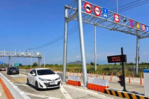 Thu hơn 2.000 tỷ đồng phí sử dụng đường bộ trên 15 tuyến cao tốc đầu tư công