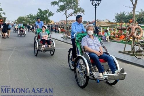 Việt Nam đón gần 16 triệu lượt khách quốc tế trong 8 tháng