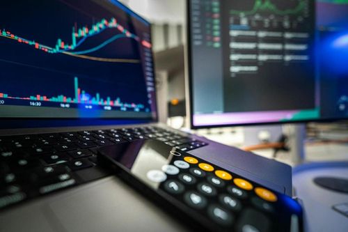Blue-chips kéo VN-Index tăng 25 điểm