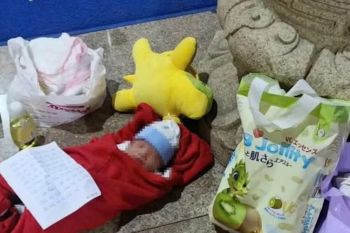 Bé trai sơ sinh bị bỏ rơi trước Chùa Phật Ngọc Xá Lợi Vĩnh Long