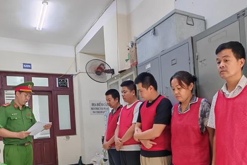 Khởi tố 5 đối tượng liên quan vụ đổ trái phép hơn 33.500 tấn chất thải