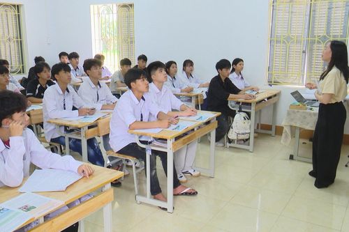 Hà Nội hỗ trợ gần 55 tấn gạo cho học sinh dân tộc nội trú