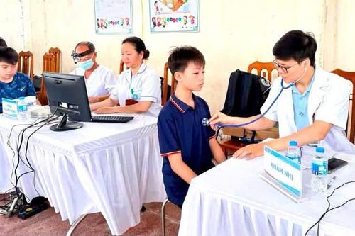 Khám sức khỏe – đầu tư cho nguồn nhân lực tương lai Thủ đô