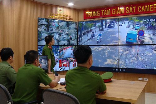 Camera góp phần khơi thông điểm nghẽn ùn tắc giao thông