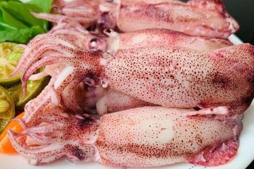 Luộc mực, người cho sả người lại thêm quất: Đây mới là cách luộc mực ngon, giòn ngọt, căng phồng, không bị tanh