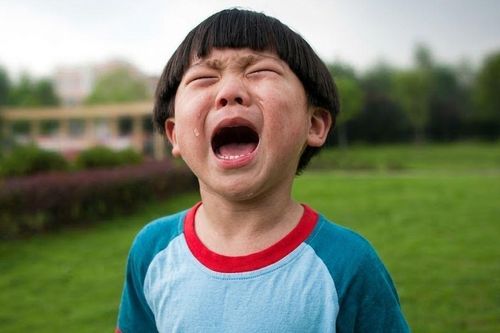 Con cái ngày càng xa cách cha mẹ, hóa ra bắt nguồn từ 4 câu chuyện tưởng chừng vô hại mà cha mẹ kể