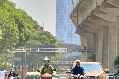 Thời tiết hôm nay 4/9: Hà Nội nắng nóng, Nam bộ có nơi mưa to