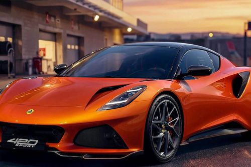 Lotus bổ sung ba mẫu xe mới, gồm coupe động cơ xăng và hai SUV, sedan điện