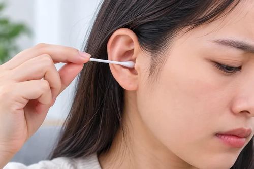 4 dấu hiệu cảnh báo: Thấy những điều này, đừng tiếp tục ngoáy tai