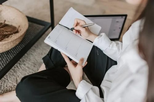 Phụ nữ khôn ngoan không chỉ tích tiền: 5 'tài khoản' này càng đầu tư càng giàu