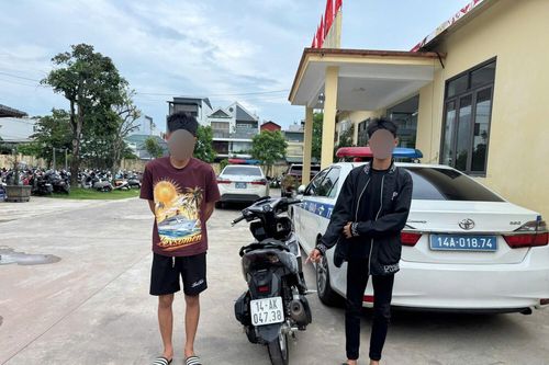 Công an xử phạt thanh niên lái xe máy 'bốc đầu' rồi khoe trên mạng xã hội