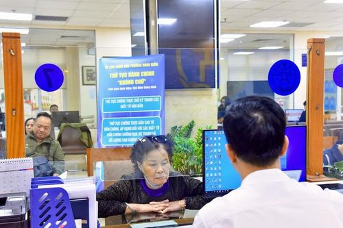 Lấy người dân, doanh nghiệp làm trung tâm phục vụ