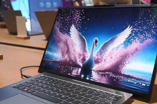 Lenovo trình diễn laptop màn hình cuộn mở rộng sang 2 bên cực ảo diệu