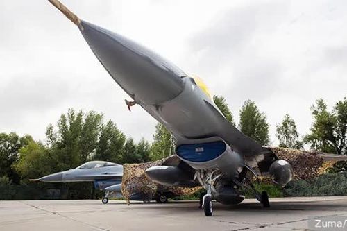 Phi công tiêm kích F-16 Ukraine đối diện tình trạng không chiến mà... không có tên lửa