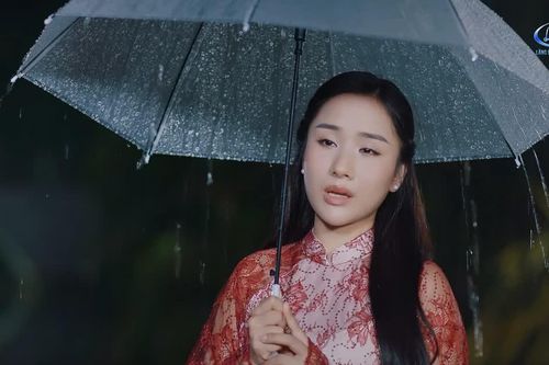 Hồ Phương Liên dầm mưa 12 tiếng, chinh phục ca khúc khó
