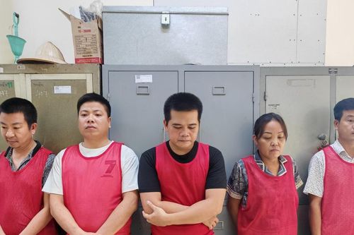 Hà Nội: Khởi tố 5 đối tượng đổ trái phép hơn 33.500 tấn chất thải xây dựng