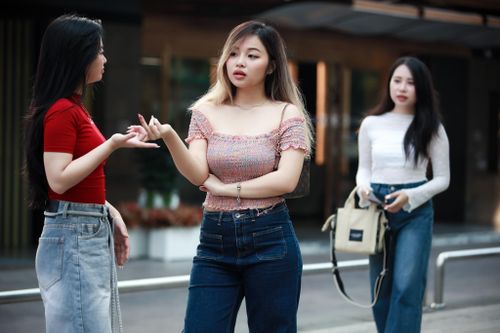 Thế giới không soi xét bạn đến vậy đâu