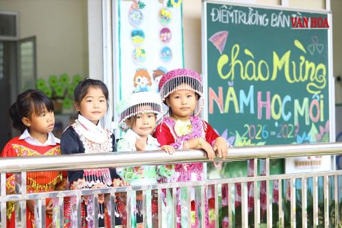 Sắc màu văn hóa trong ngày khai giảng giữa núi rừng Thái Nguyên