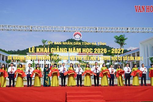 Rộn ràng ngày khai trường nơi vùng biên Hà Tĩnh