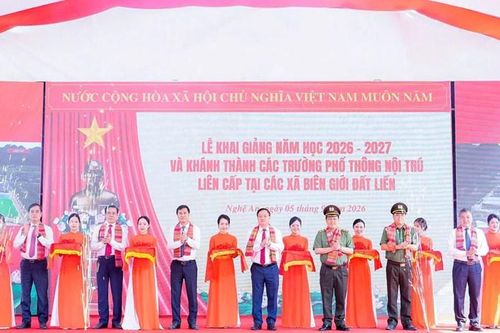 Hơn 14.000 học sinh vùng biên Nghệ An khai giảng trong những trường nội trú mới