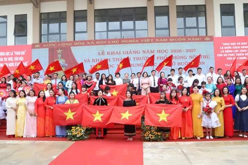 Niềm vui ngày khai trường đặc biệt tại Đắk Lắk