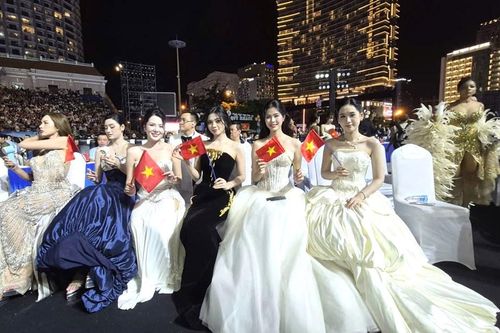 Chung kết Miss World 2026: Nha Trang bùng nổ không khí lễ hội, thu hút đông đảo du khách quốc tế