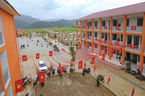Những ngôi trường mới vùng biên giới: Mở cánh cửa tương lai cho học sinh vùng biên