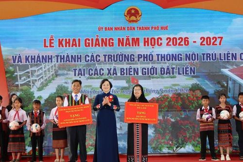 Phó Thủ tướng Phạm Thị Thanh Trà dự lễ khai giảng, khánh thành Trường Phổ thông nội trú A Lưới 3 (TP. Huế)