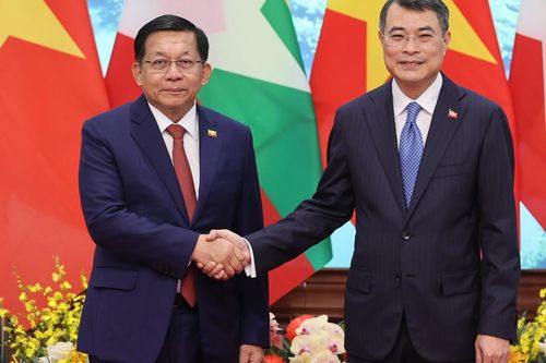 Thủ tướng Lê Minh Hưng hội kiến Tổng thống Myanmar Min Aung Hlaing